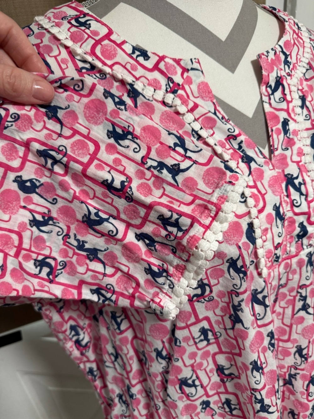 Talbots Pink and Navy Patterned V-Neck Tunic Size XL - Picture 4 of 8